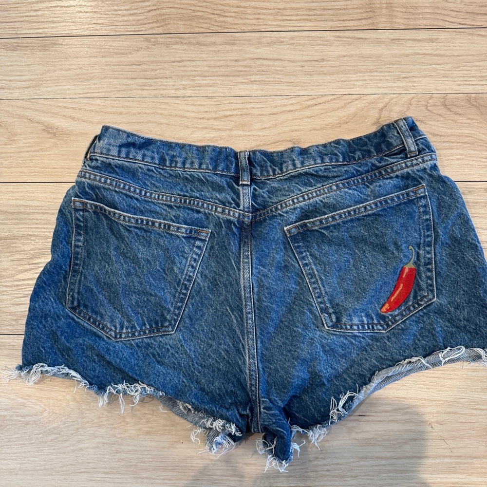 Reformation Sutton Low Rise 2.5” Slouchy Jean Shorts - Picture 6 of 6